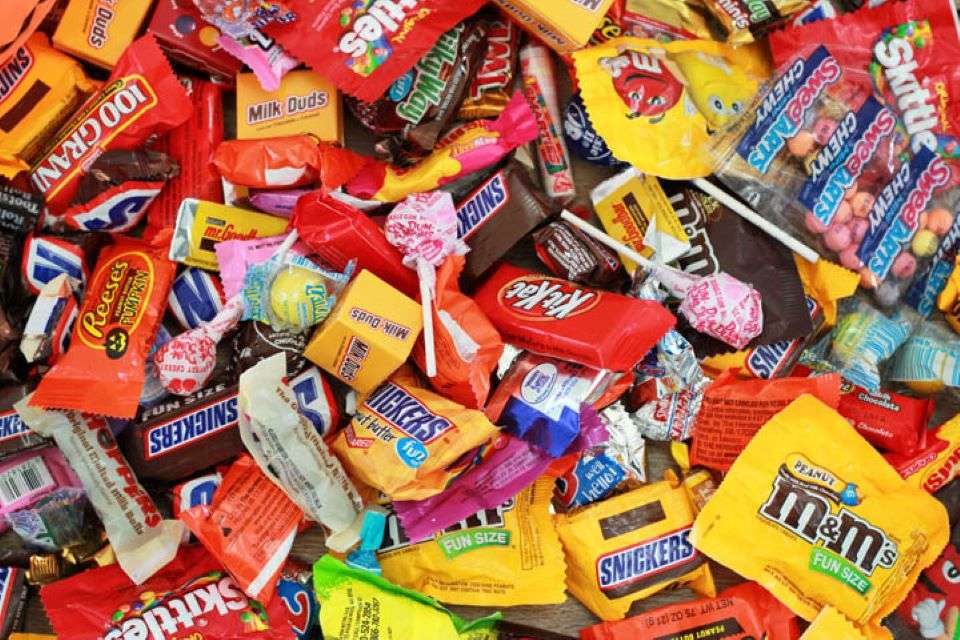 The Best And Worst Candy For Your Teeth On Halloween